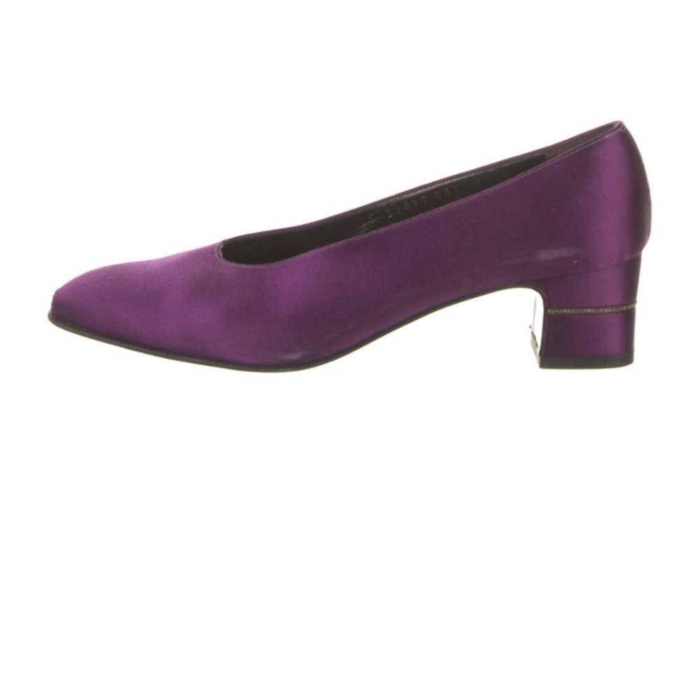 Rare 6.5 or 6 Purple Salvatore Ferragamo mid heeled shoes